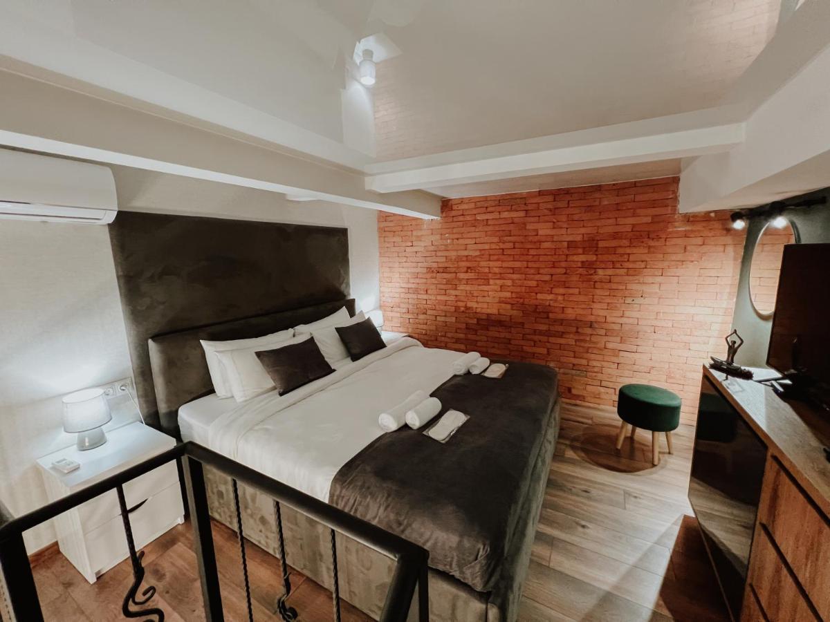 Luxury Duplex Suites - City Center Тбилиси Экстерьер фото