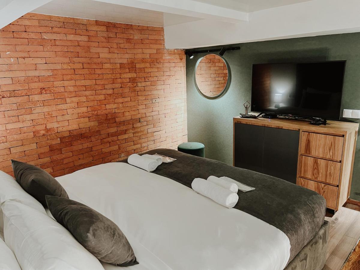 Luxury Duplex Suites - City Center Тбилиси Экстерьер фото
