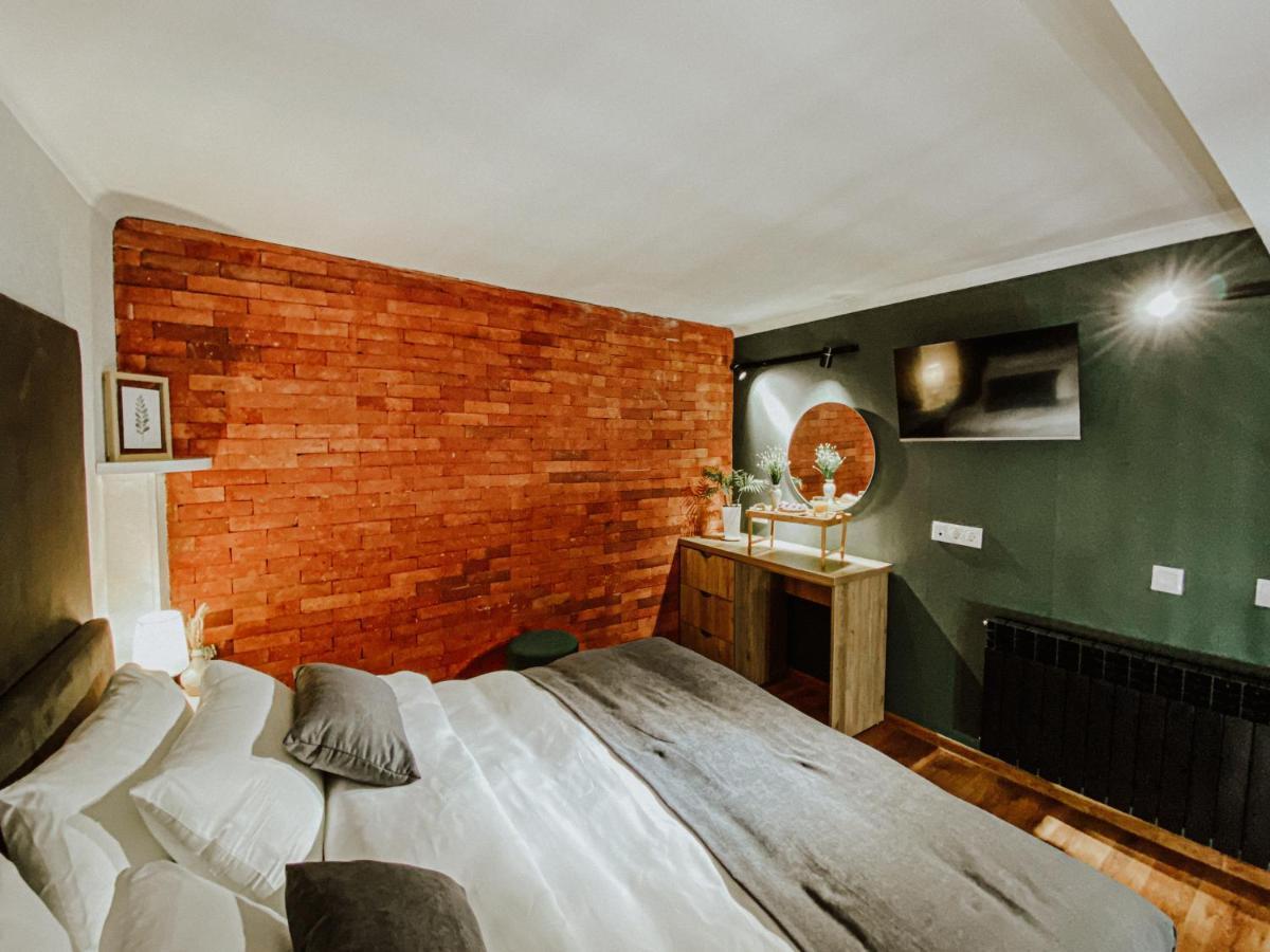 Luxury Duplex Suites - City Center Тбилиси Экстерьер фото